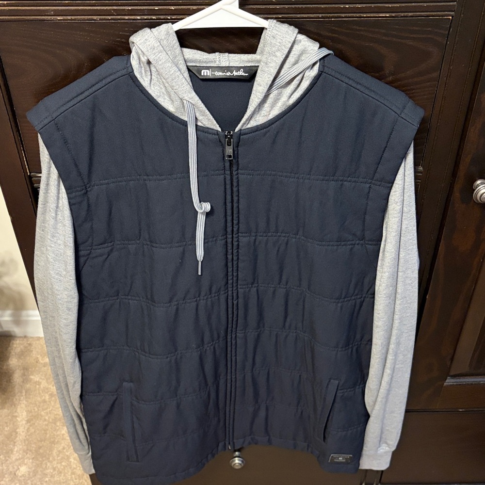 Travis Mathew Navy and Gray Zip Up Sweater